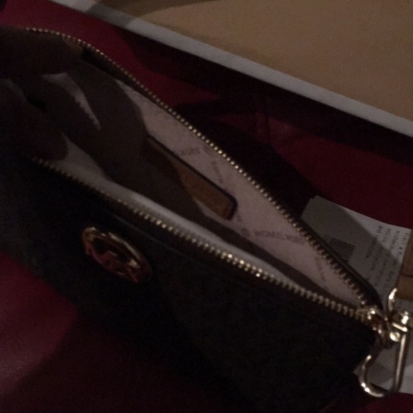 Wristlet - Picture 4 of 4